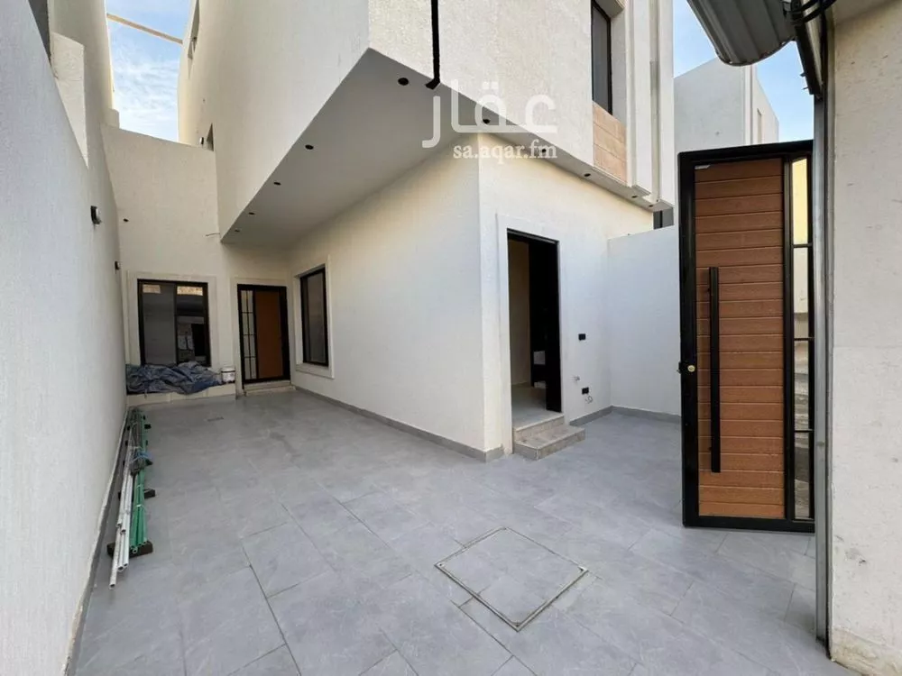 4 bedroom floor in Dirab 2