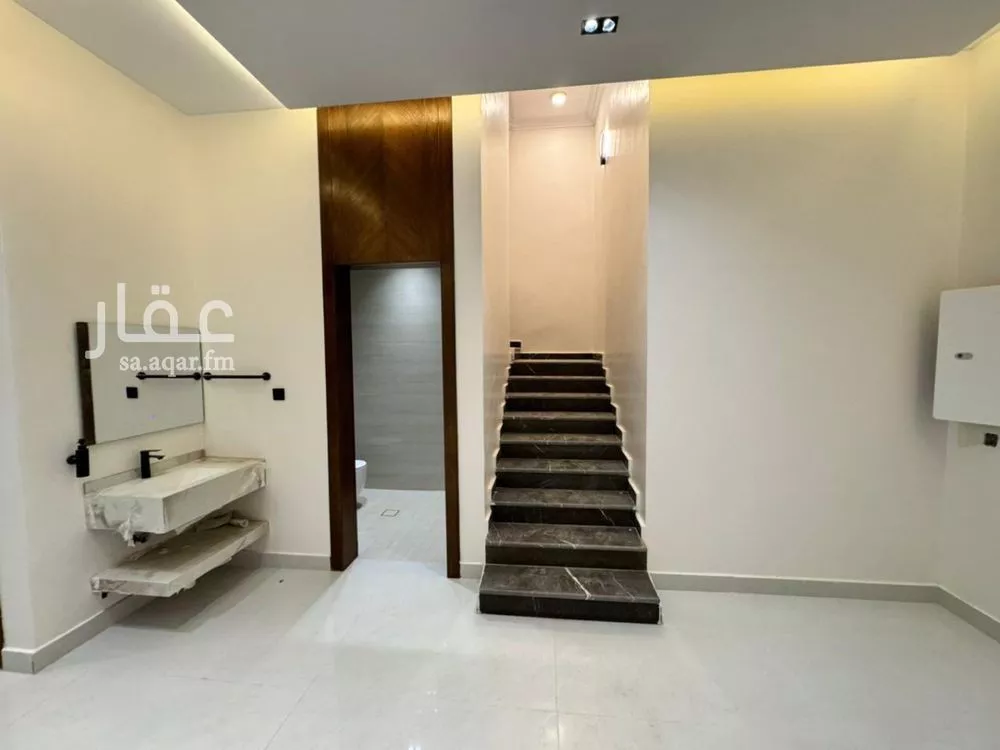 4 bedroom floor in Dirab 3