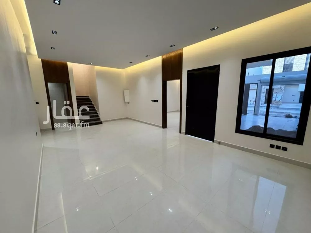 4 bedroom floor in Dirab 7