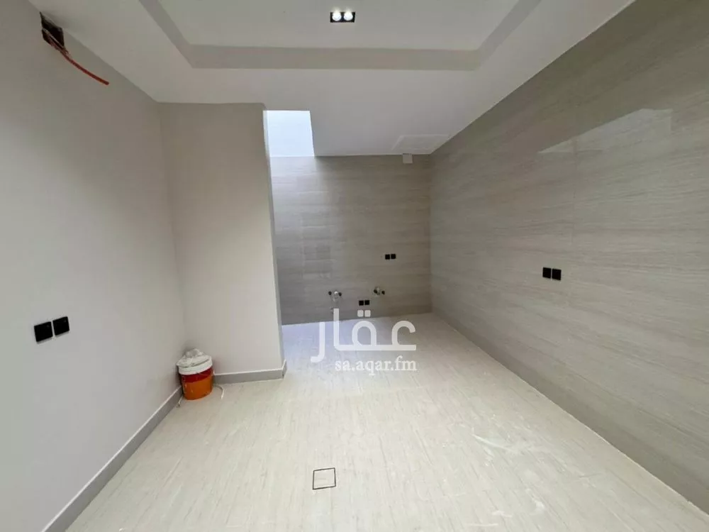 4 bedroom floor in Dirab 9