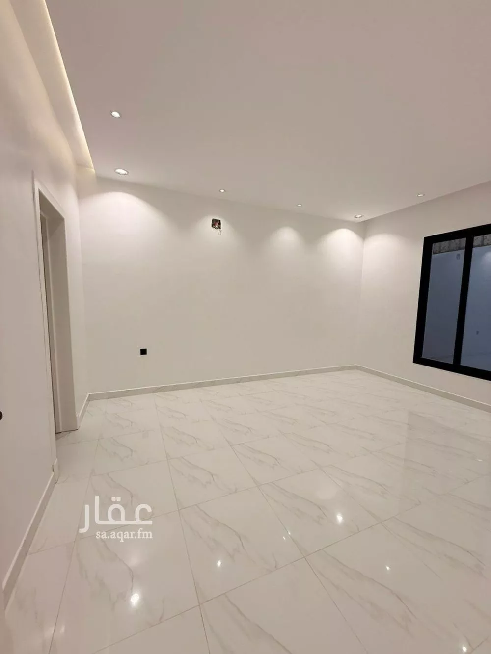 دور 4 غرف في السويدي 14