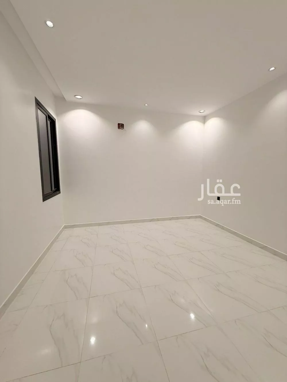 دور 4 غرف في السويدي 15