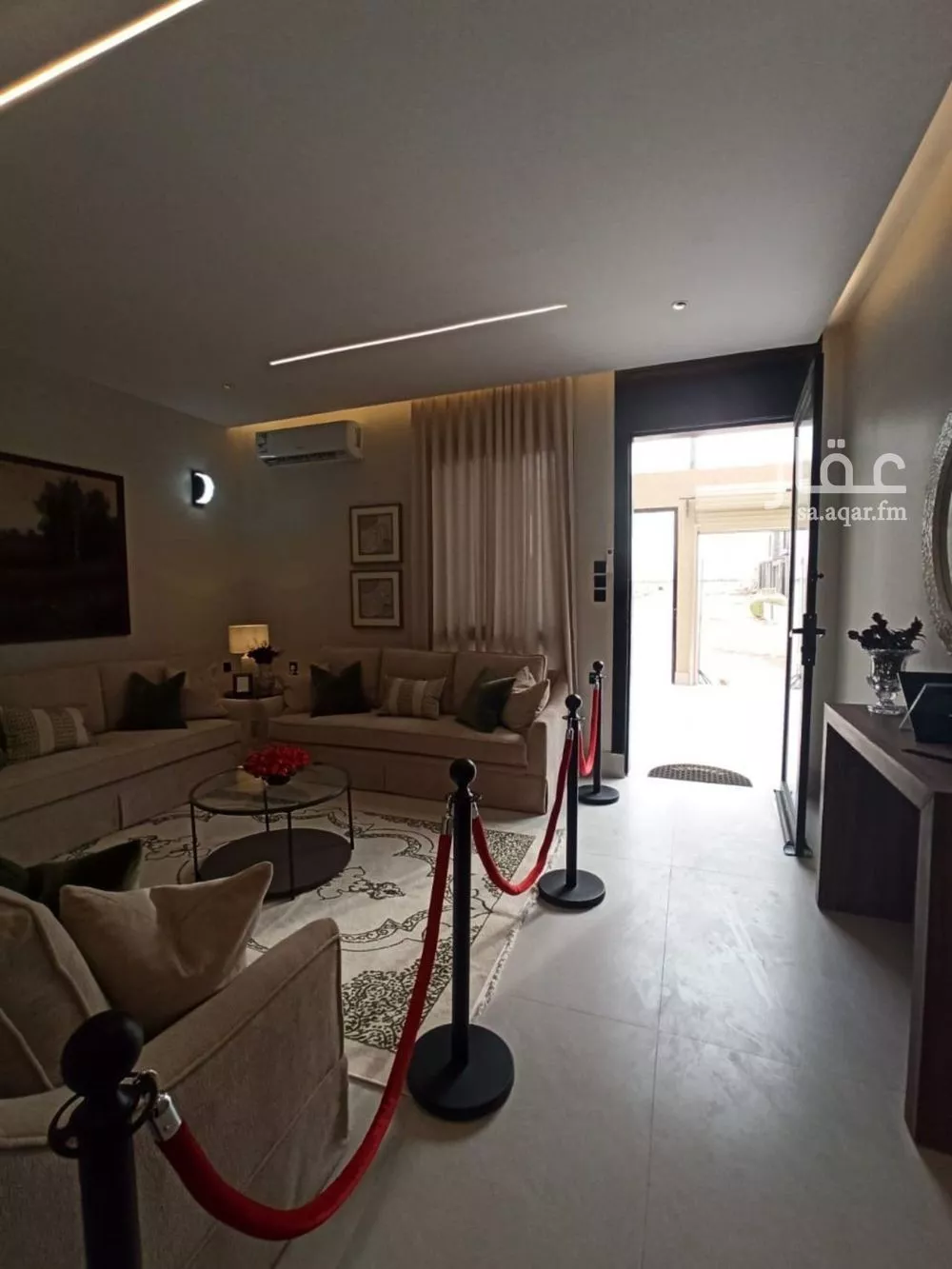 4 bedroom floor in Dirab 20