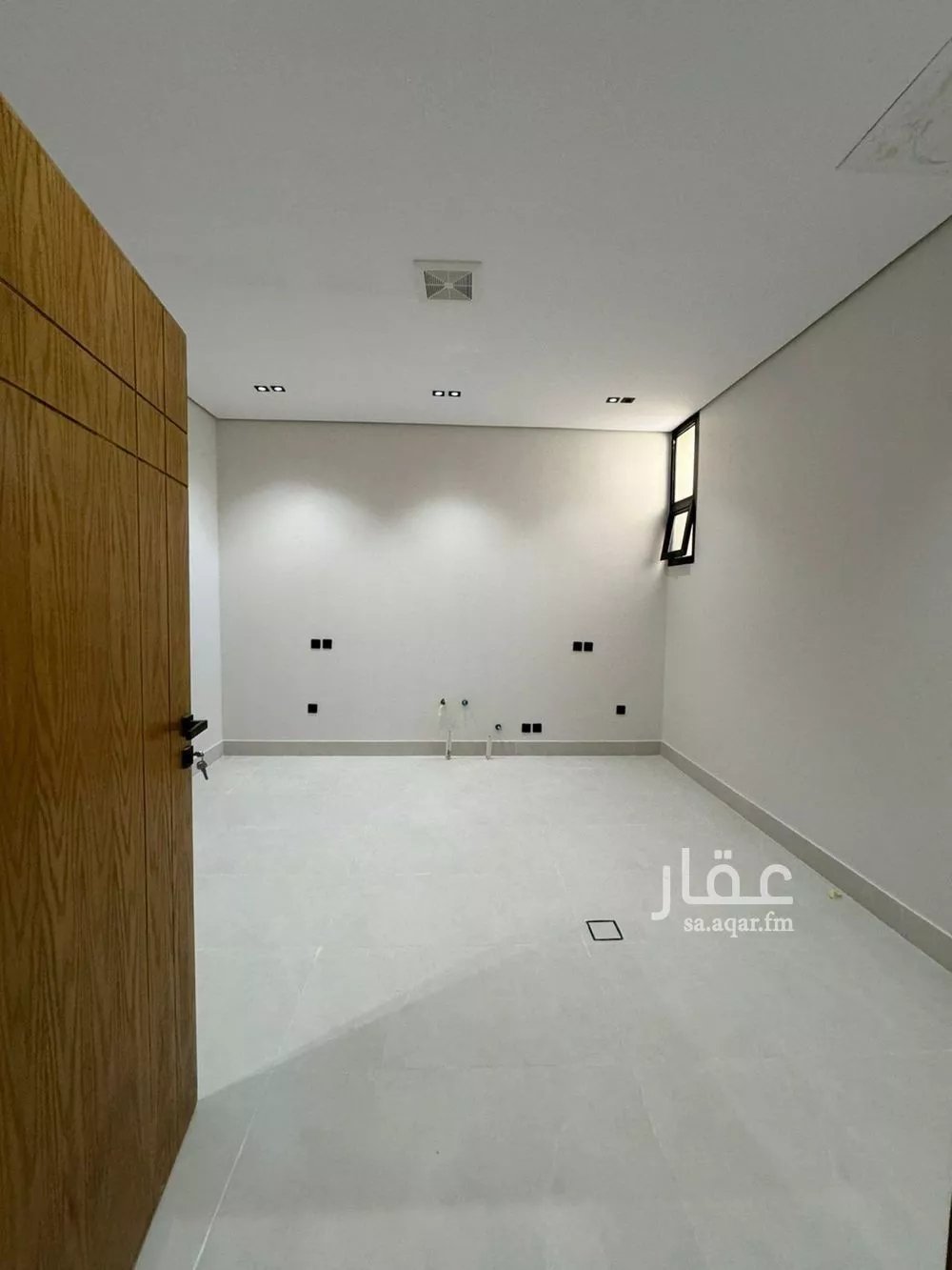 5 bedroom floor in Dahiat Namar 10
