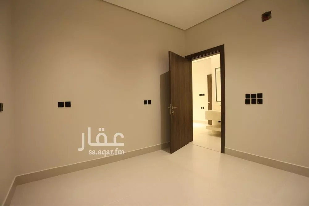 5 bedroom floor in Al Maizilah 3