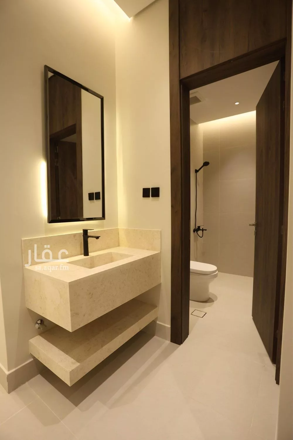 5 bedroom floor in Al Maizilah 5