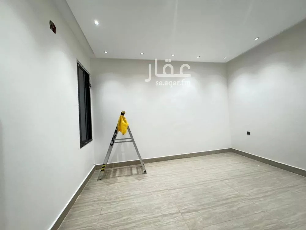 3 bedroom floor in Tuwaiq 2
