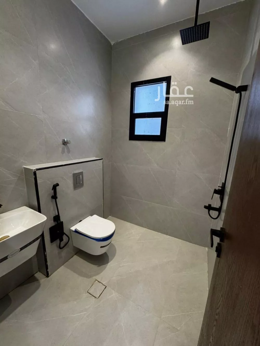 6 bedroom floor in Ash Sharq 3