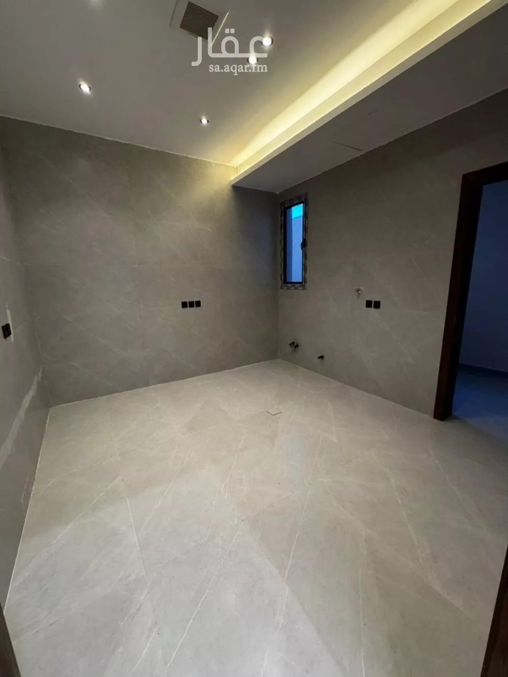 6 bedroom floor in Ash Sharq 8