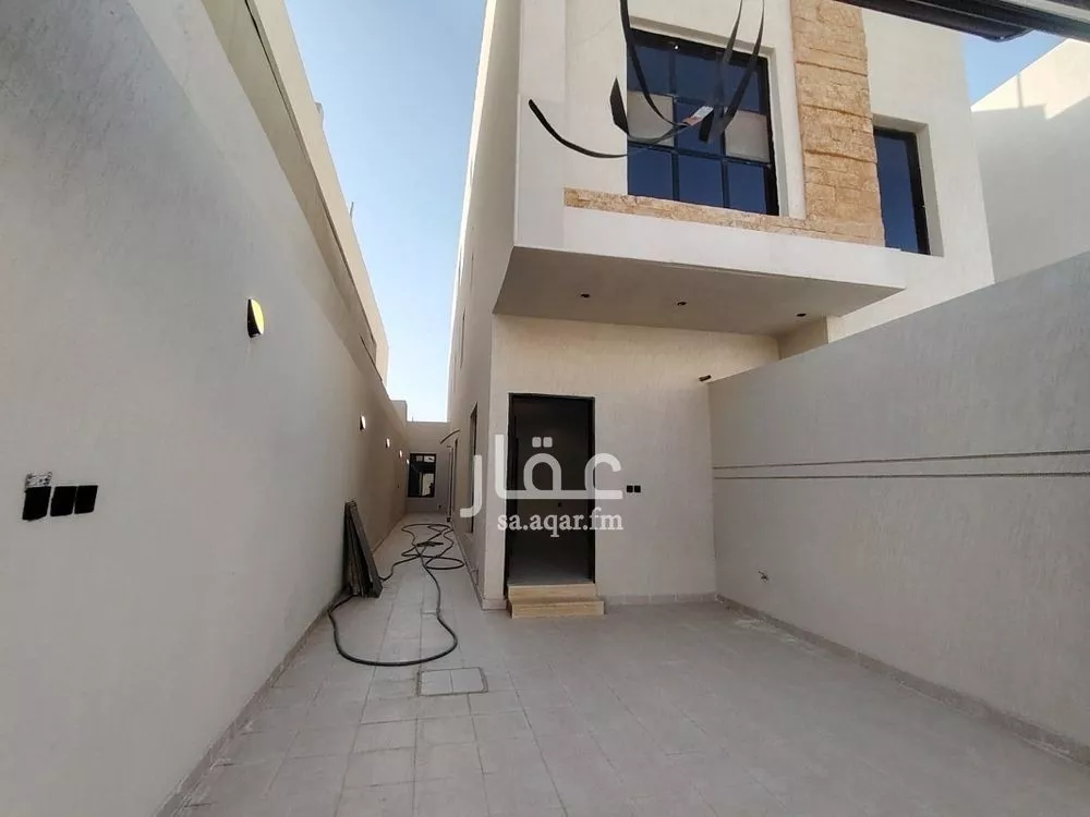 4 bedroom floor in Okaz 2