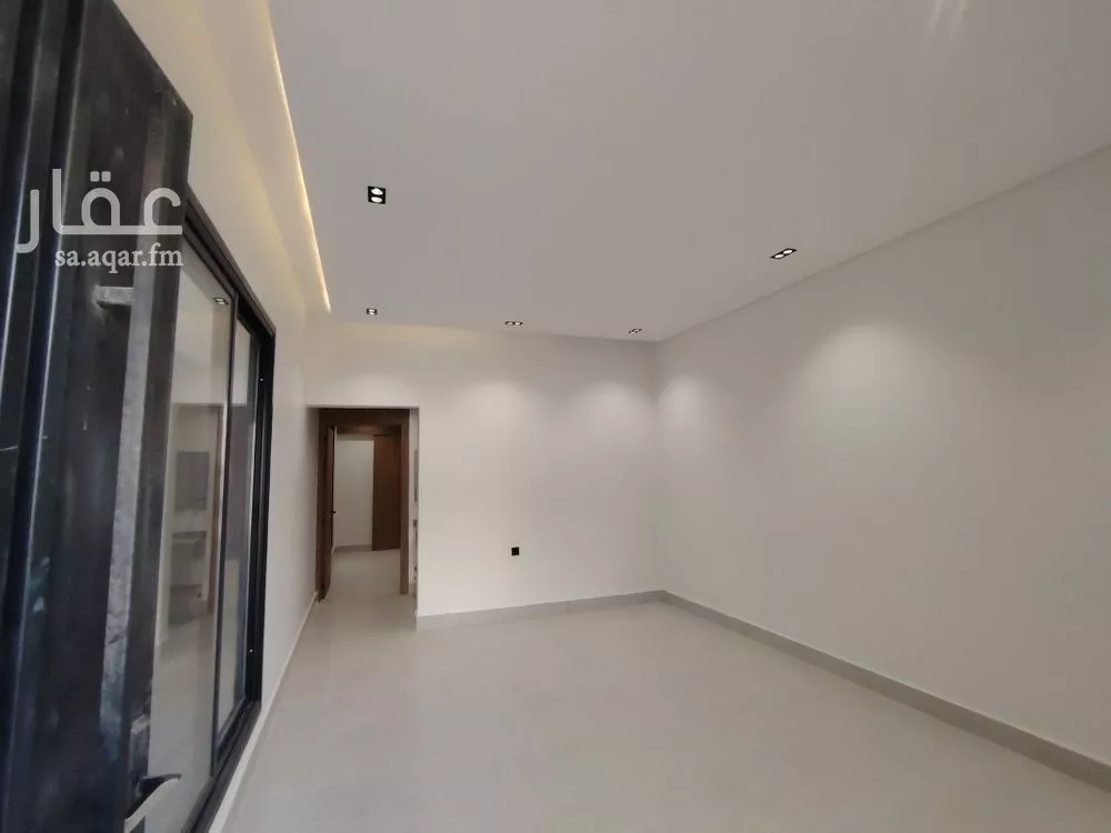 4 bedroom floor in Okaz 8