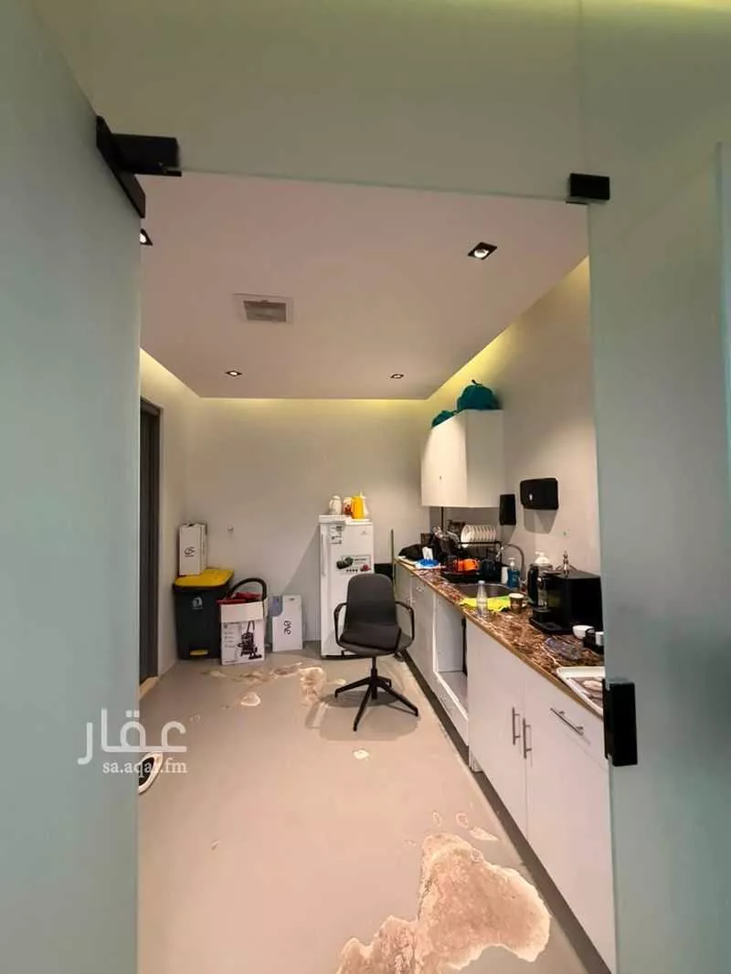 6 bedroom office in At Taawon, Riyadh 8