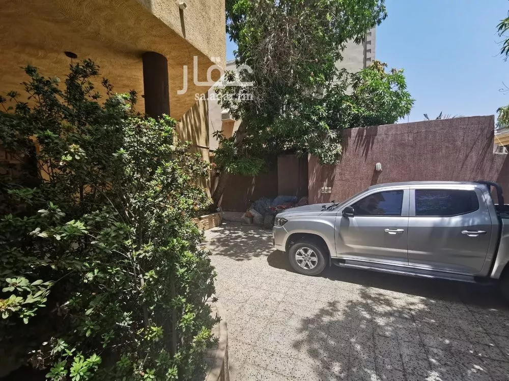 عقار 15 غرف في البساتين، جدة 13
