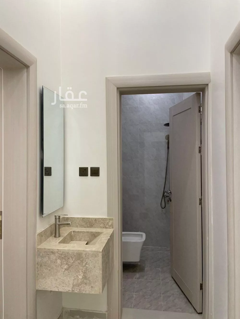 3 bedroom floor in Al Janadriyah 5