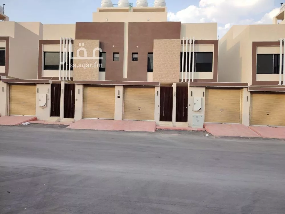 4 bedroom floor in Badr 5