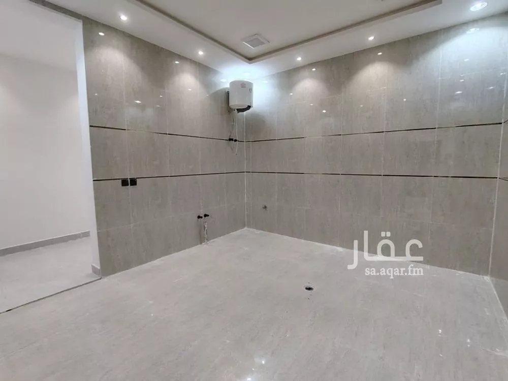 4 bedroom floor in Badr 10