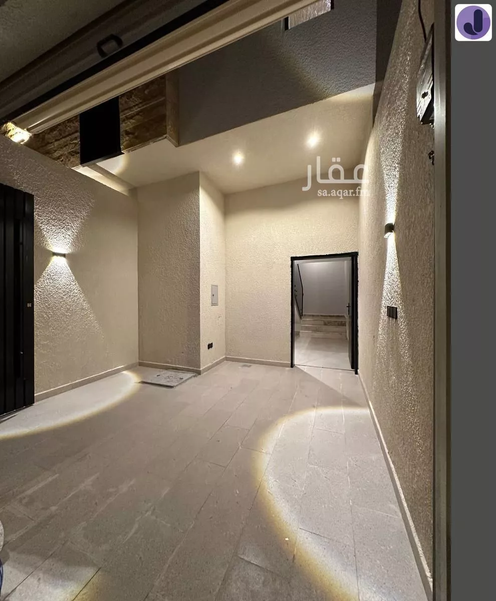 3 bedroom floor in As Suwaidi 2