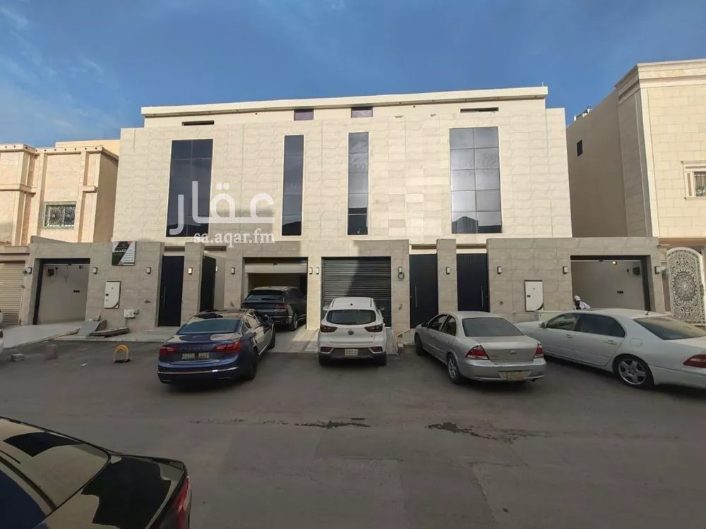 4 bedroom floor in Tuwaiq 2