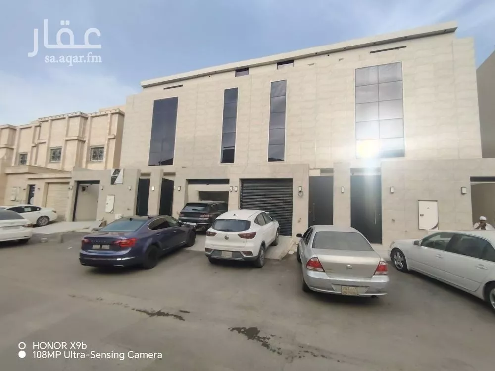 4 bedroom floor in Tuwaiq 3