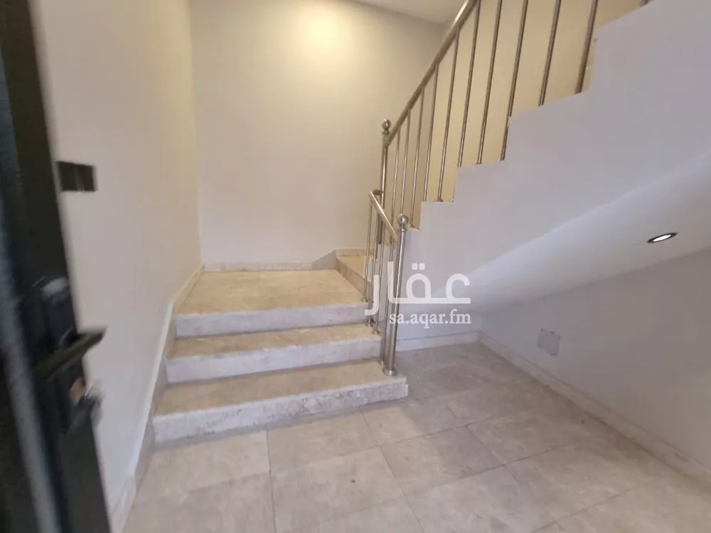4 bedroom floor in Dhahrat Namar 2