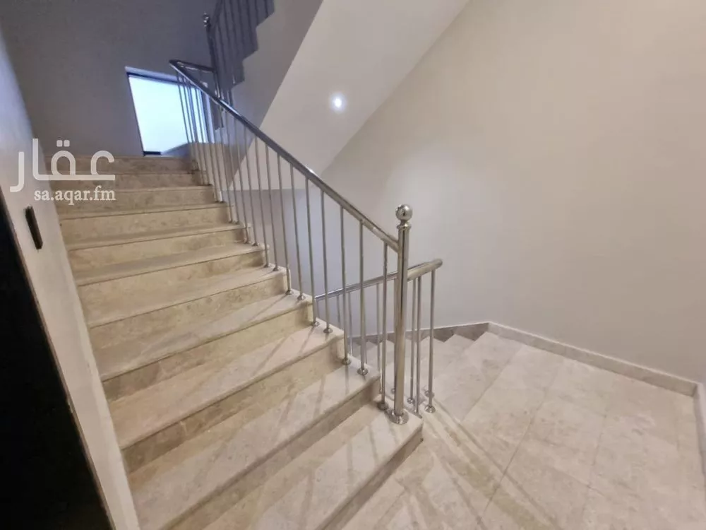 4 bedroom floor in Dhahrat Namar 3