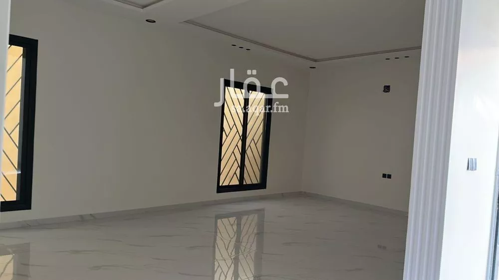5 bedroom floor in Al Janadriyah 3