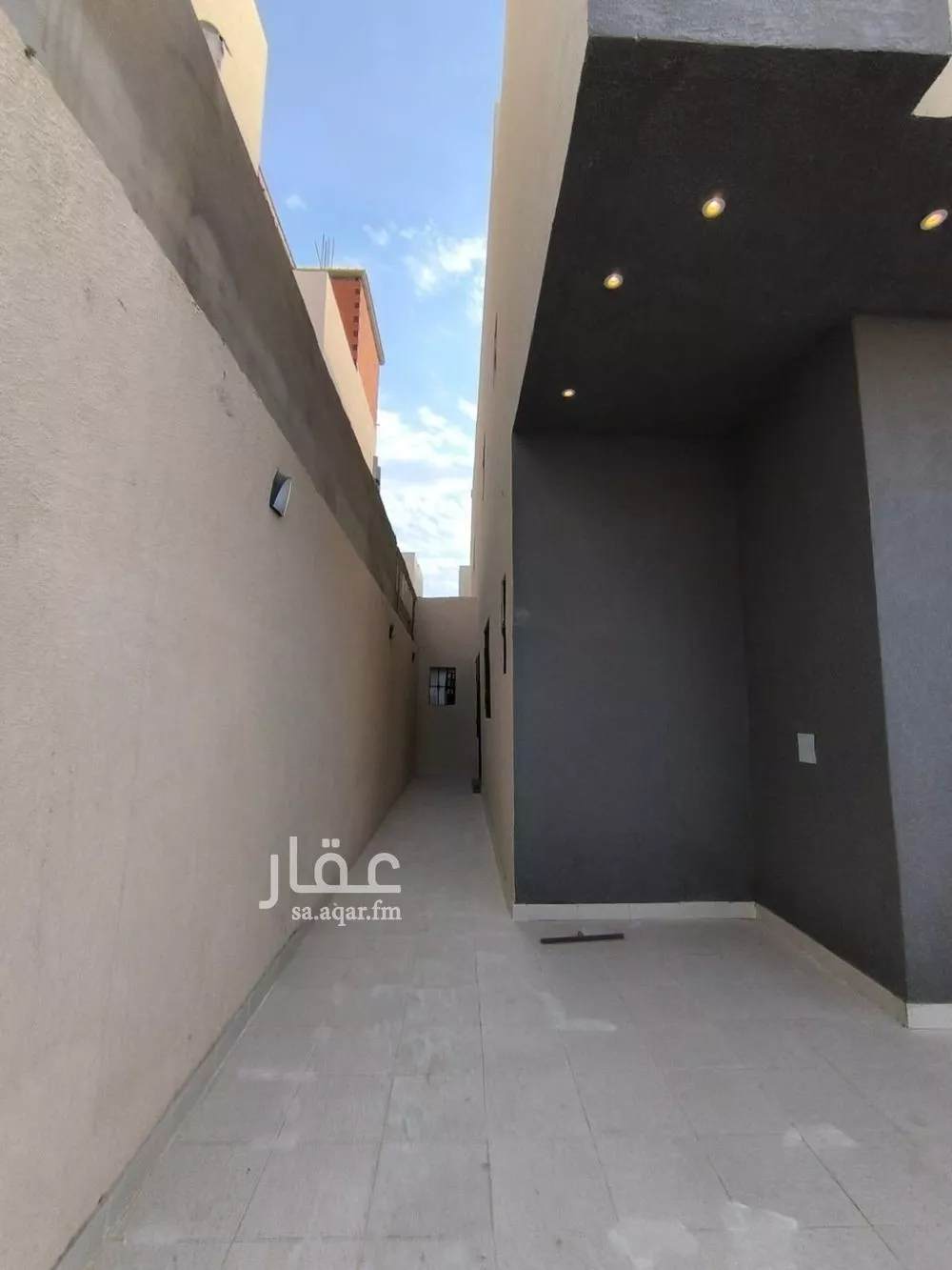 4 bedroom floor in Okaz 15