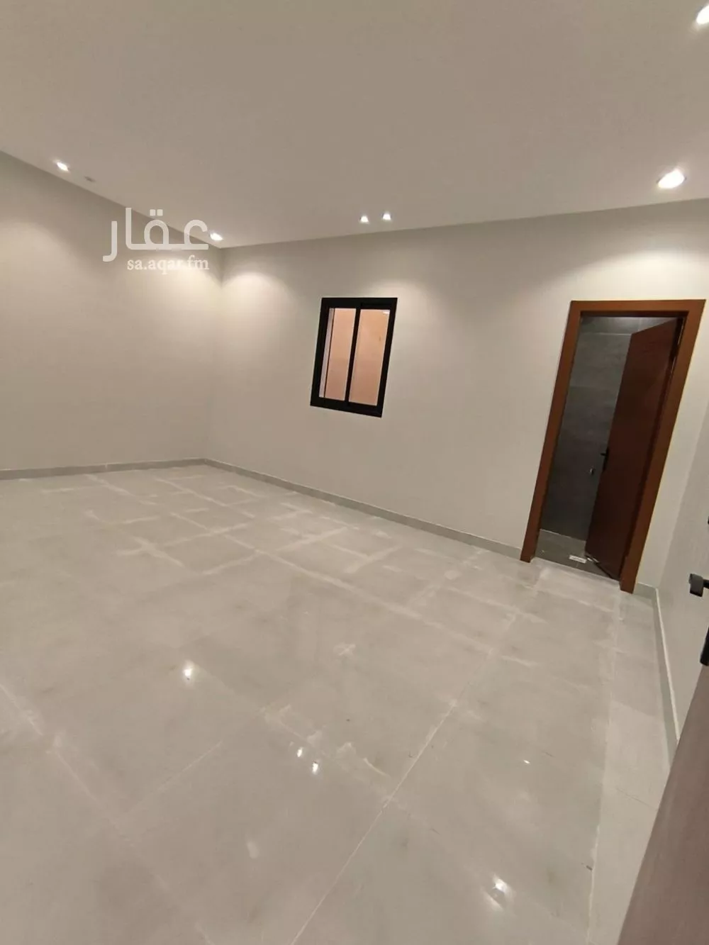 4 bedroom floor in Okaz 5