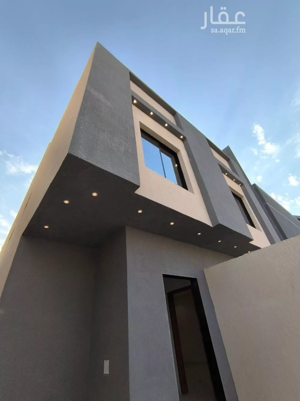 4 bedroom floor in Okaz 9