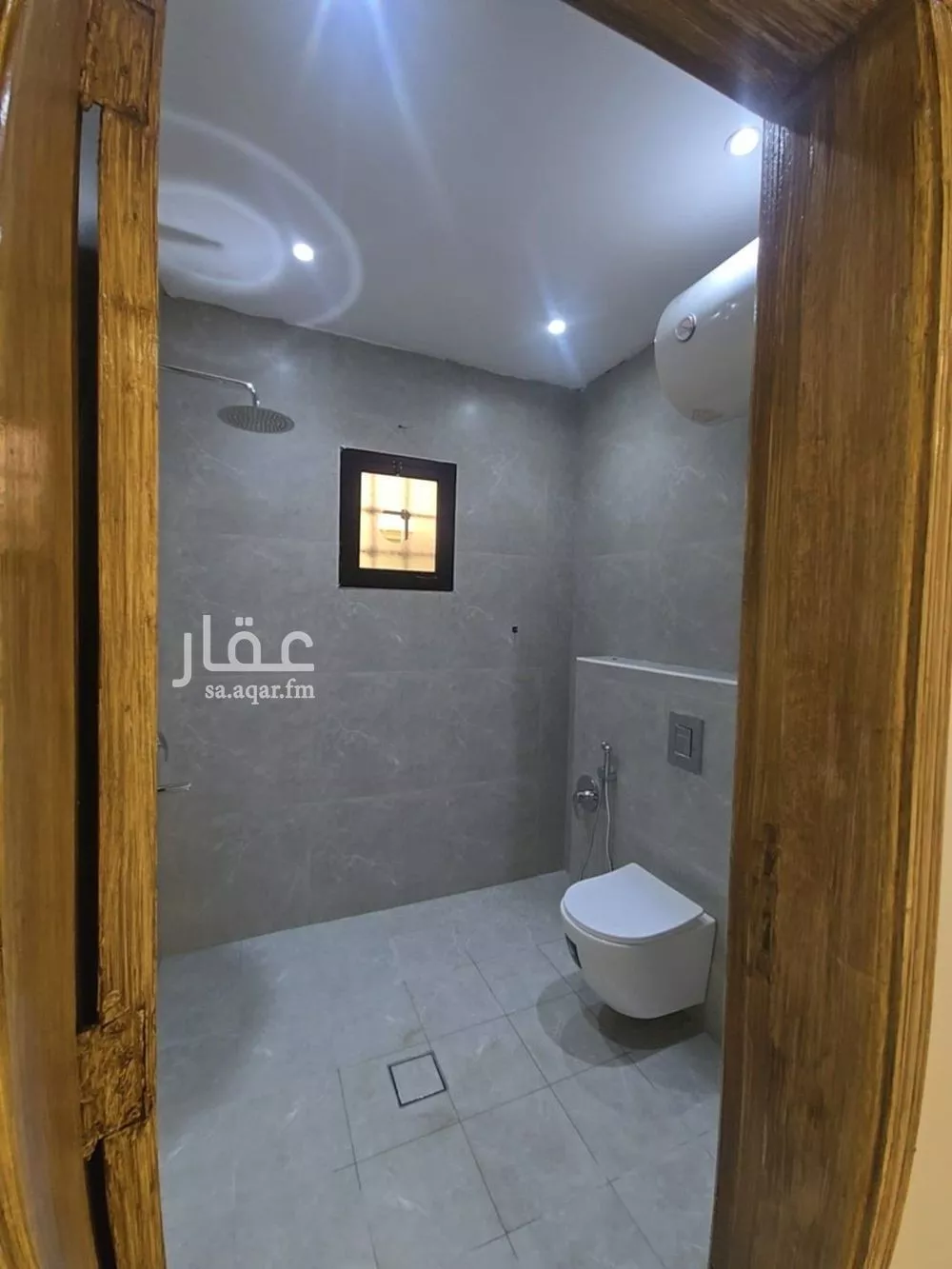 6 bedroom floor in Al Rimal 8