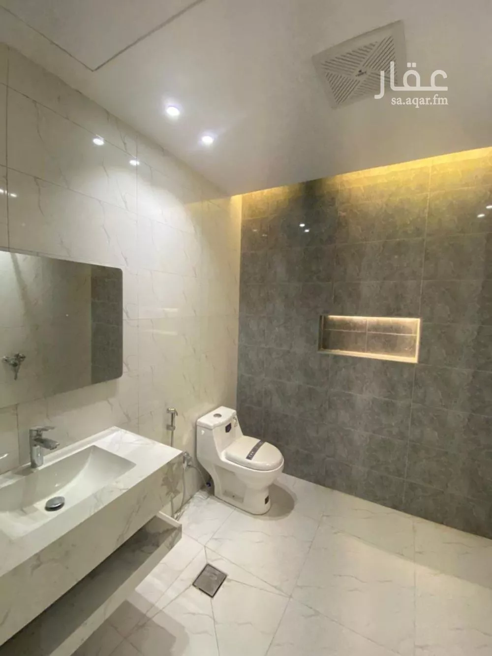 5 bedroom floor in Okaz 5