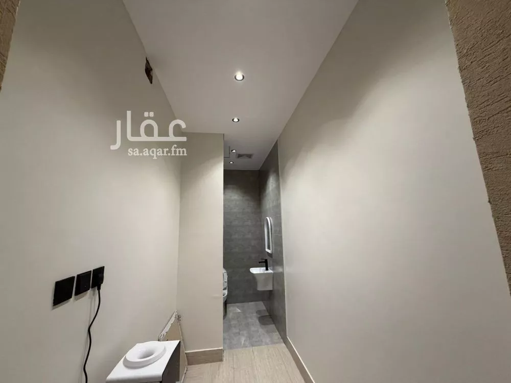 6 bedroom floor in Al Khaleej 17