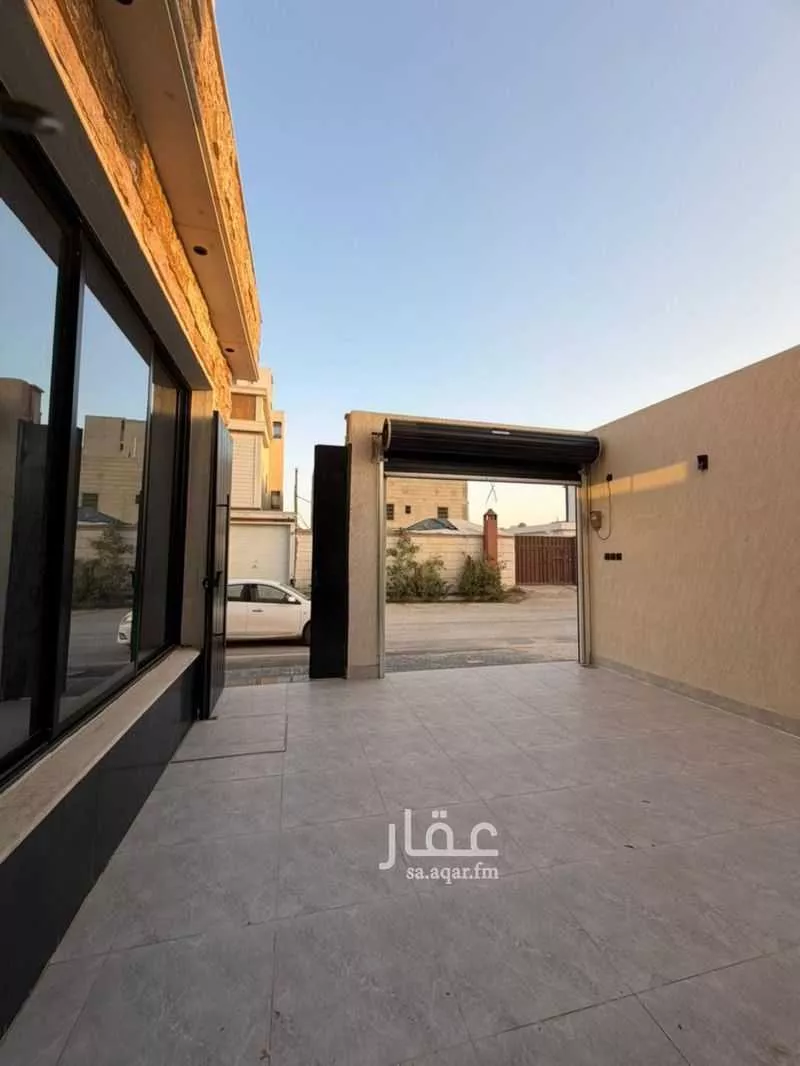 3 bedroom floor in Al Janadriyah 11