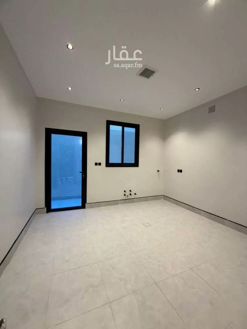 3 bedroom floor in Al Janadriyah 6