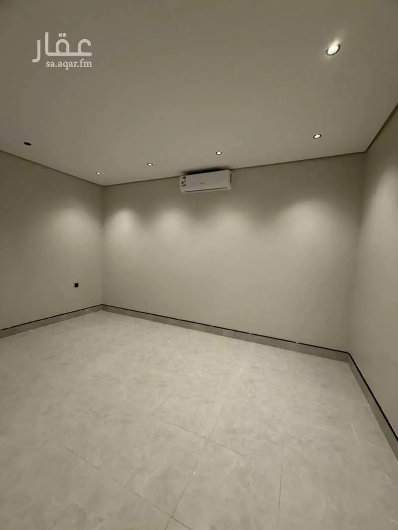 3 bedroom floor in Al Janadriyah 8