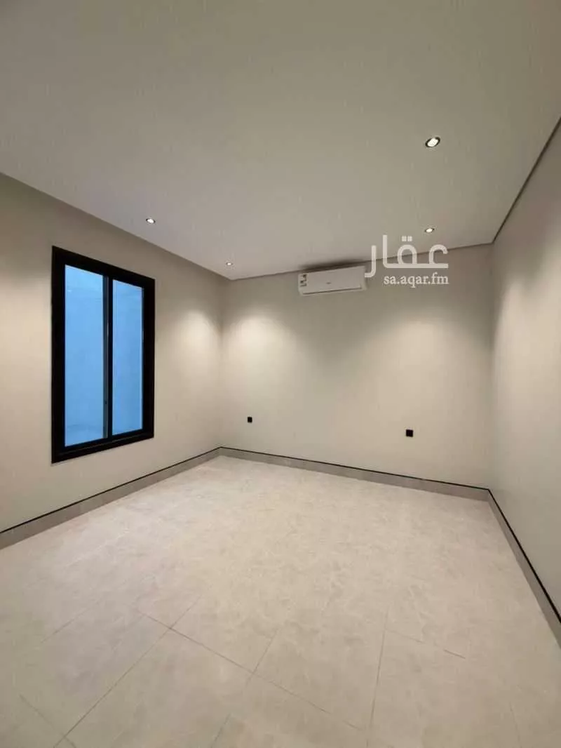 3 bedroom floor in Al Janadriyah 9