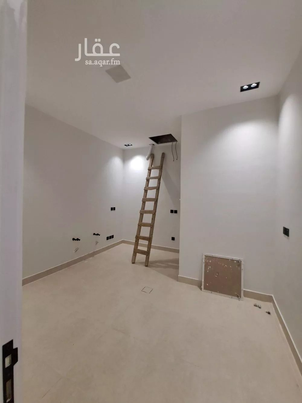 3 bedroom floor in Al Zahrah 12
