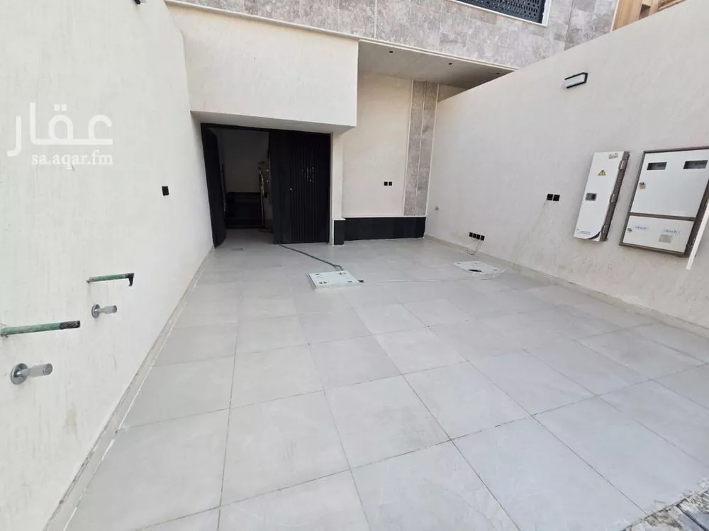 3 bedroom floor in Tuwaiq 2