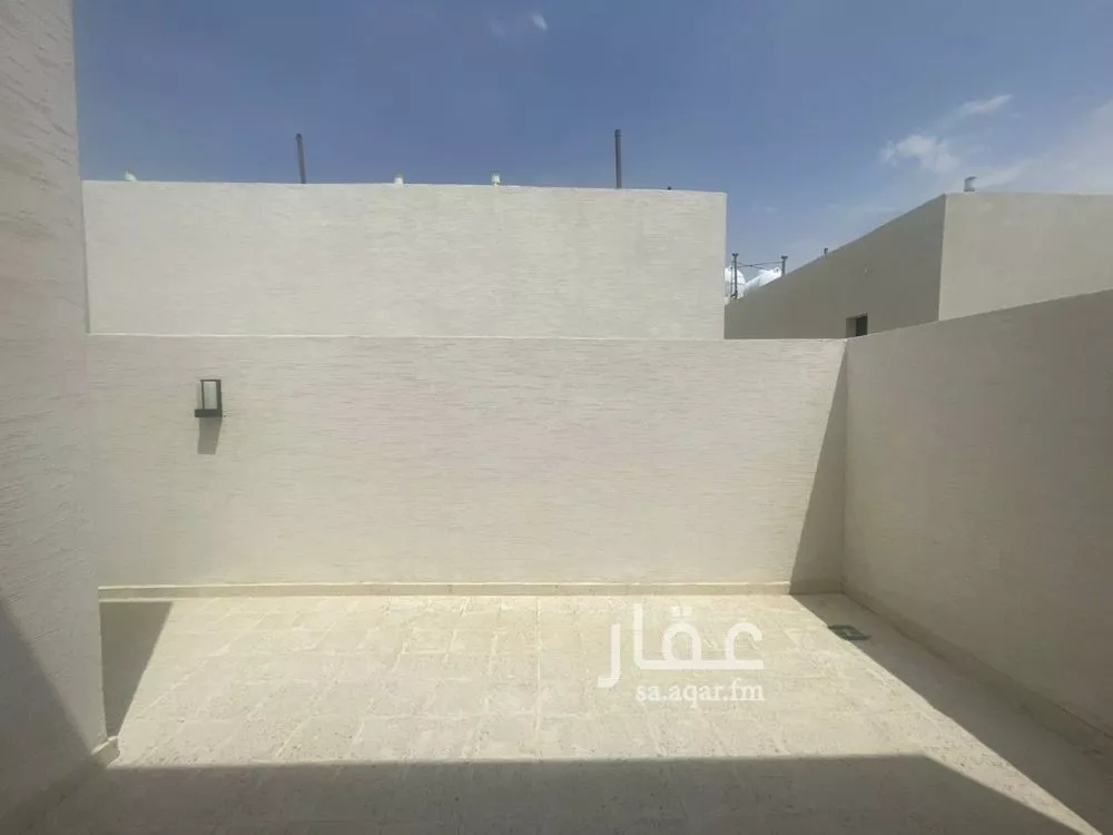 4 bedroom floor in Al Rimal 8