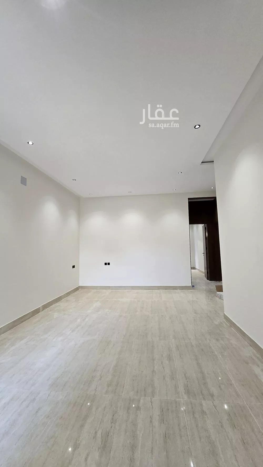 3 bedroom floor in Dhahrat Namar 8