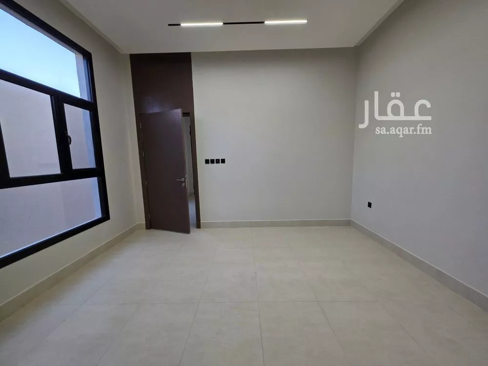 4 bedroom floor in Al Khaleej 8