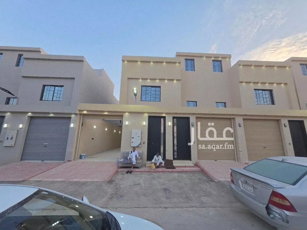 4 bedroom floor in Badr 2