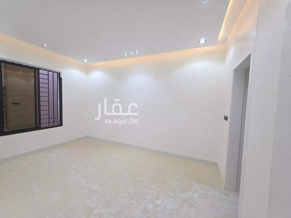 4 bedroom floor in Badr 8