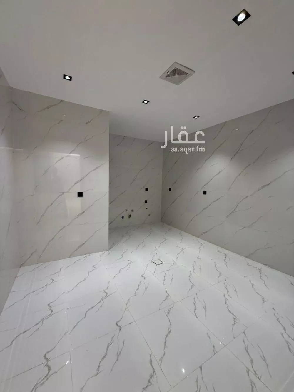 5 bedroom floor in Okaz 15