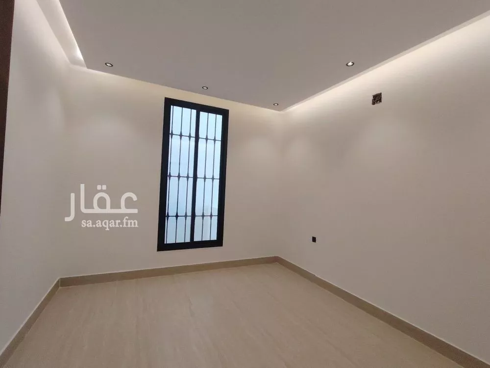 5 bedroom floor in Tuwaiq 8