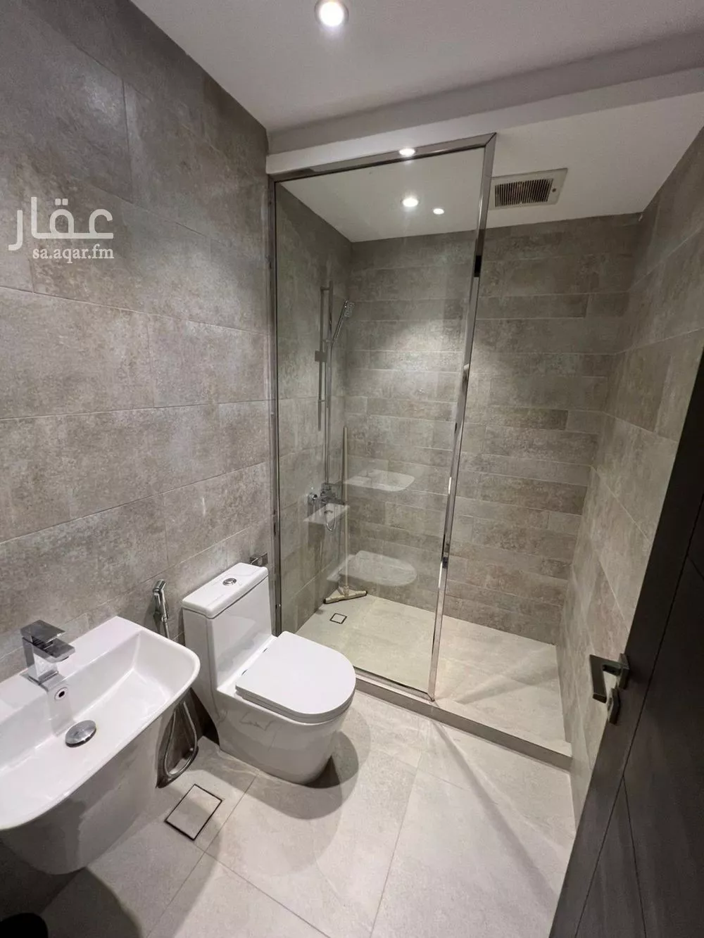 دور 8 غرف في عكاظ 17