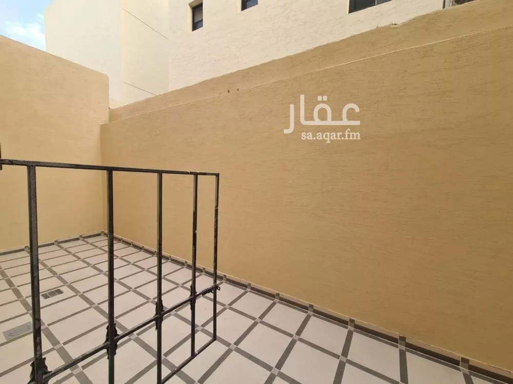 5 bedroom floor in Badr 11