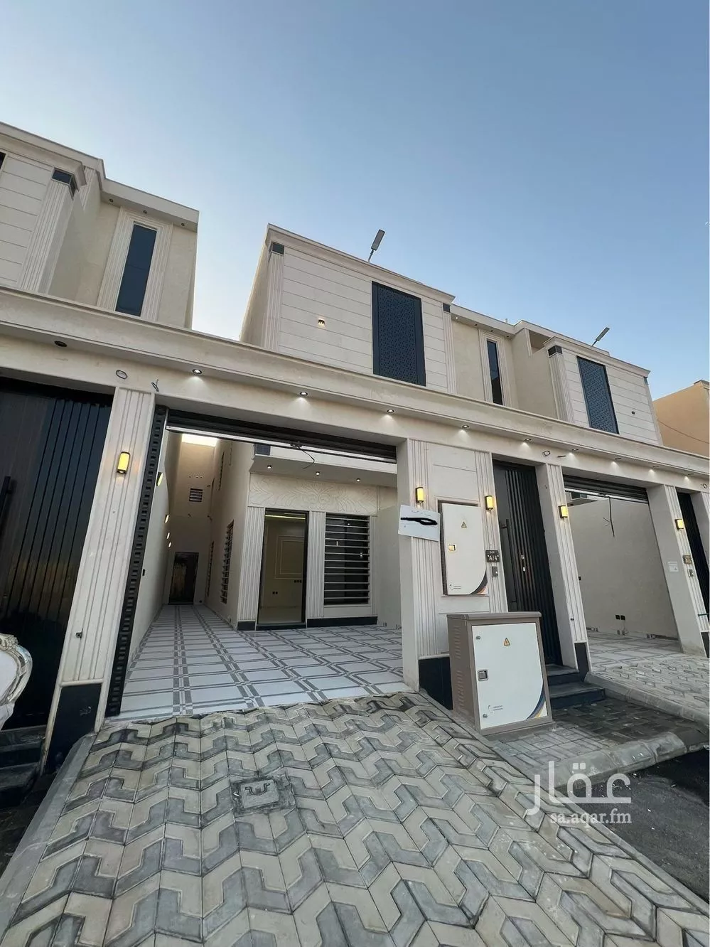 3 bedroom floor in Dhahrat Namar 7