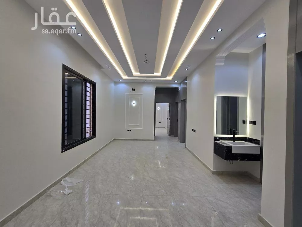 3 bedroom floor in Okaz 12