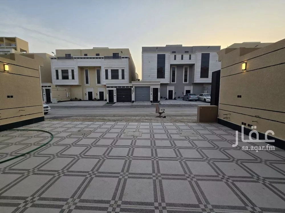 3 bedroom floor in Okaz 13